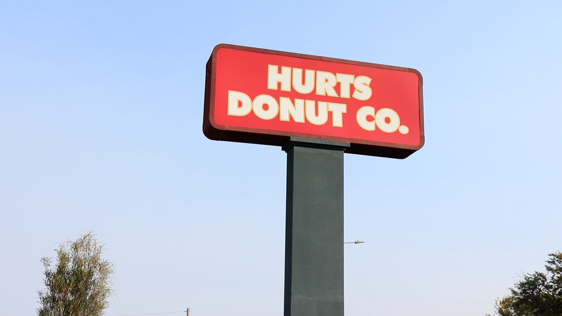 Hurts Donut Co. finally arrives in Omaha – The Omaha News