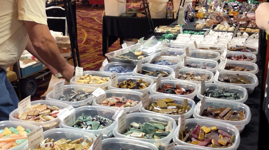 Thousands of gems and minerals find their way to Omaha The Omaha News